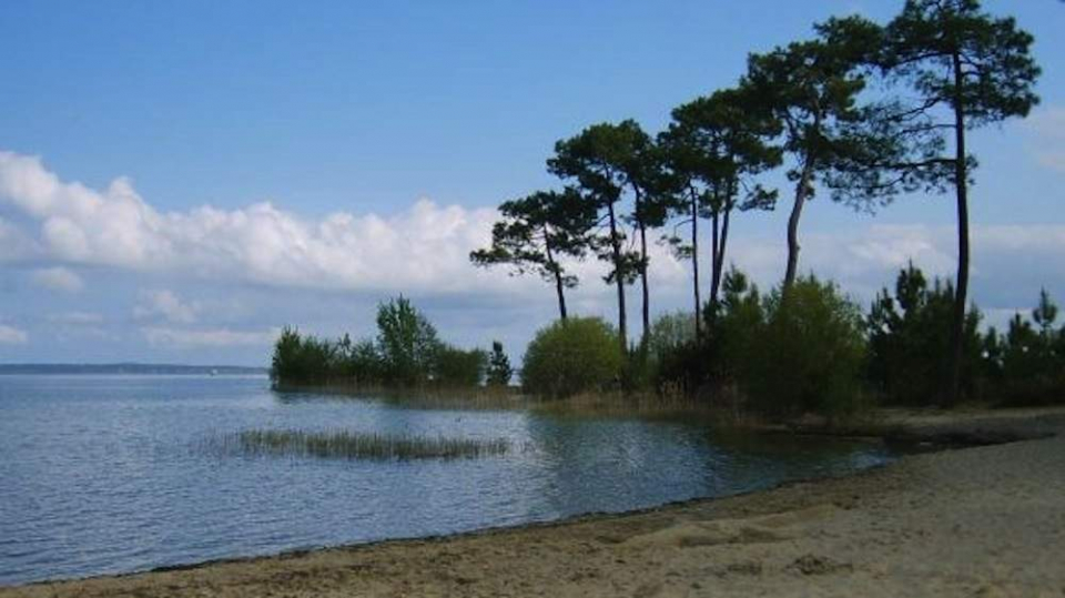 A very calm Lac De Sanguinet