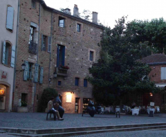 06-square-in-moissac
