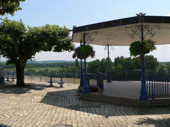 05-the-bandstand